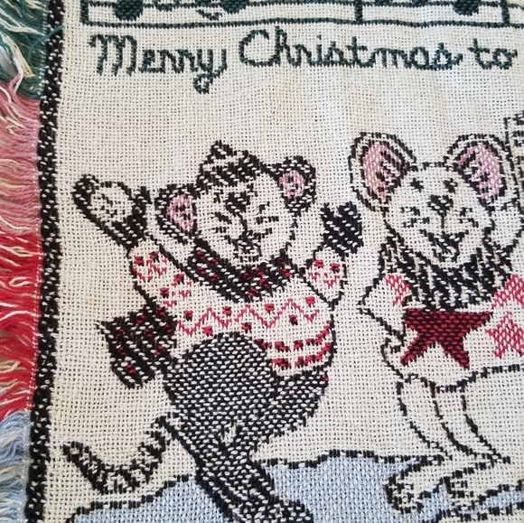 Merry Christmas mouse cream afgan throw tapestry 49 x 61 inches - Picture 6 of 7